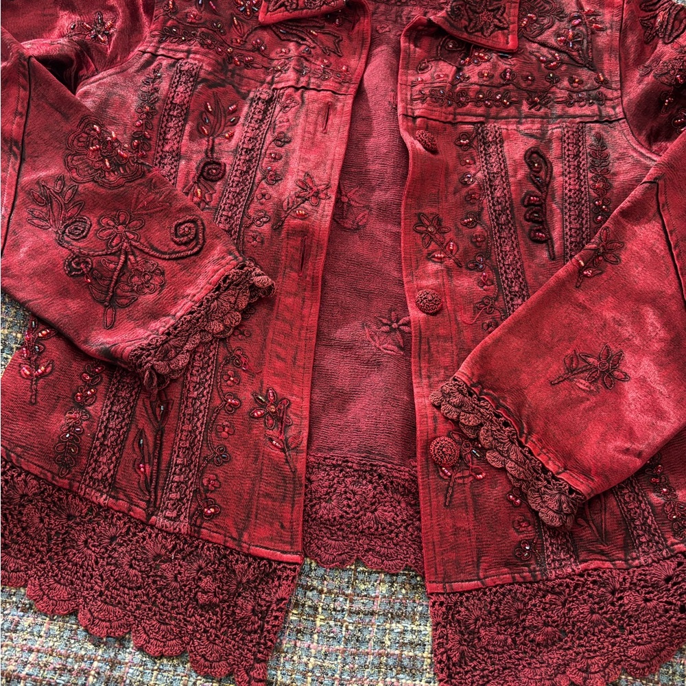 Vintage Embroidered Red Women's Jean Jacket with Crochet Trim acid wash GOREOUS!